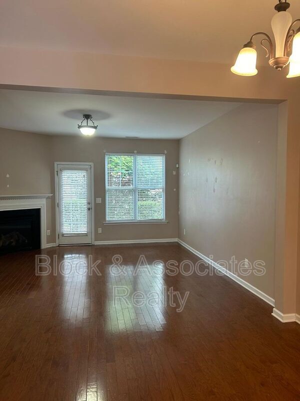 Foto del edificio - 6621 Clarksburg Pl