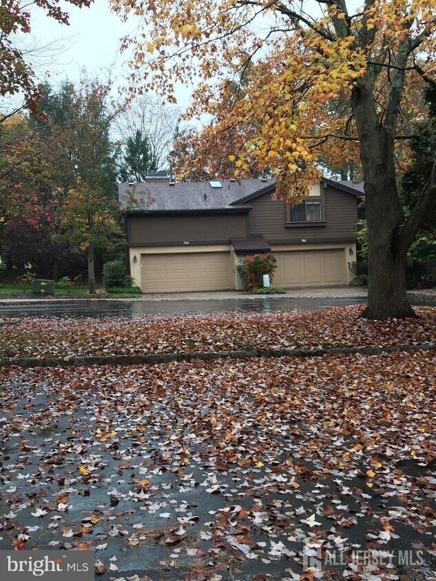 Primary Photo - 260 Sayre Dr