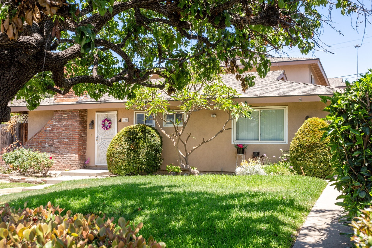 Building Photo - 122 N Merrimac Dr