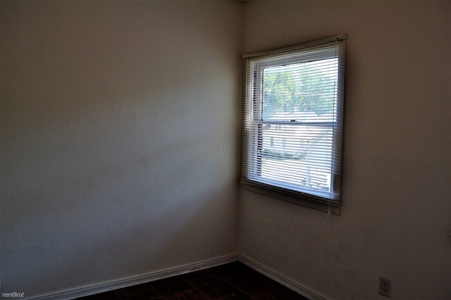 Building Photo - 1 br, 1 bath House - 1504 SW Polk St Apt 2