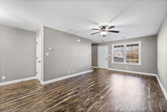 Building Photo - 352 Sam Houston Cir