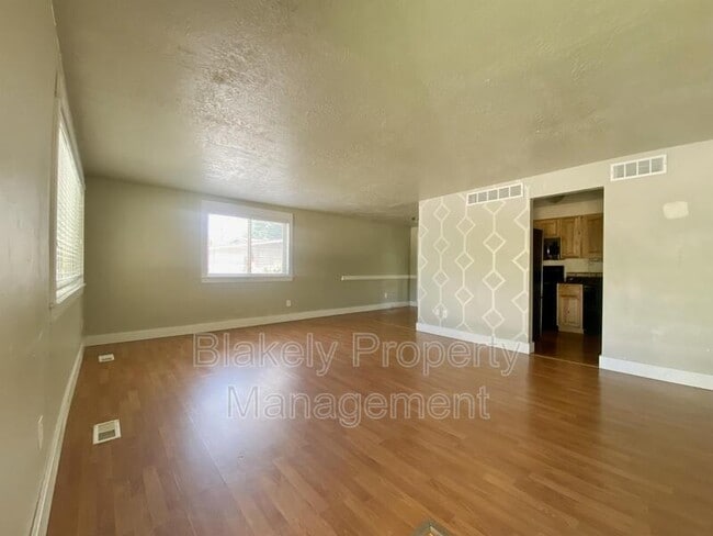 Foto del edificio - 1541 Marilyn Cir