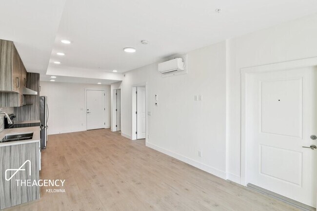 Building Photo - 1036 Coronation Ave