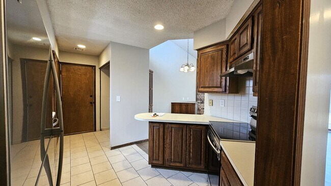 Building Photo - 3027-3029 N Longfellow Ct