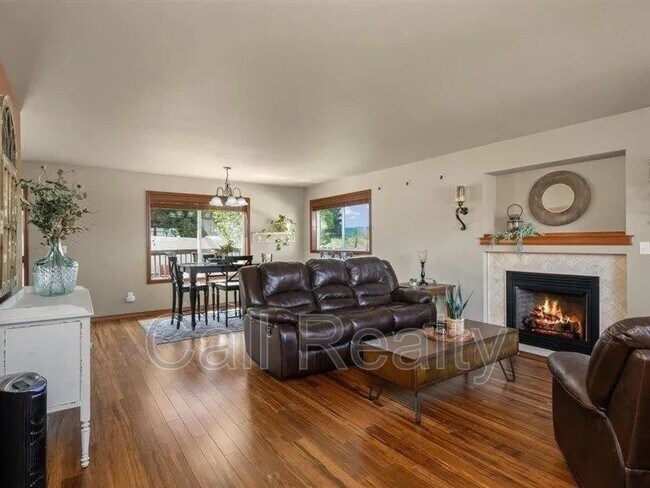 Foto del edificio - 16204 E 10th Ln