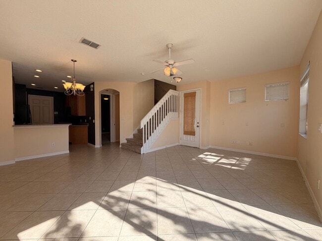 Building Photo - Bright & Spacious 3BR End-Unit Townhome in Serene Cranes Creek | Goldenrod – East Orlando