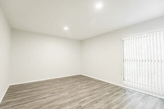 Interior Photo - 1527 Veteran Ave