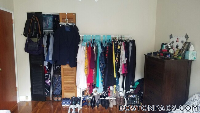 Building Photo - 61 Selkirk Rd