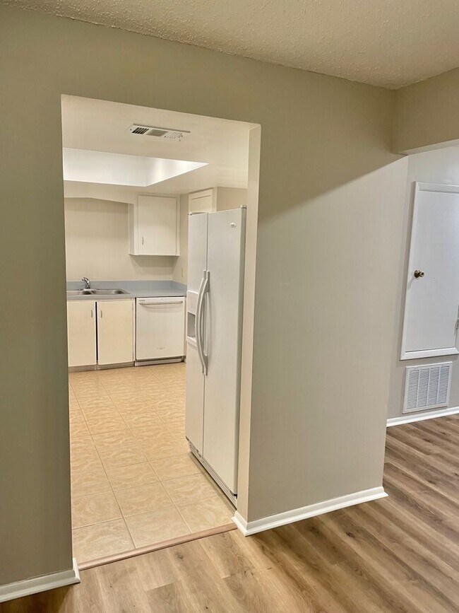 Kitchen - 412 Banana Cay Dr
