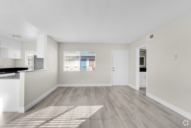 1BR, 1BA - 750 SF - Palm View Apartments