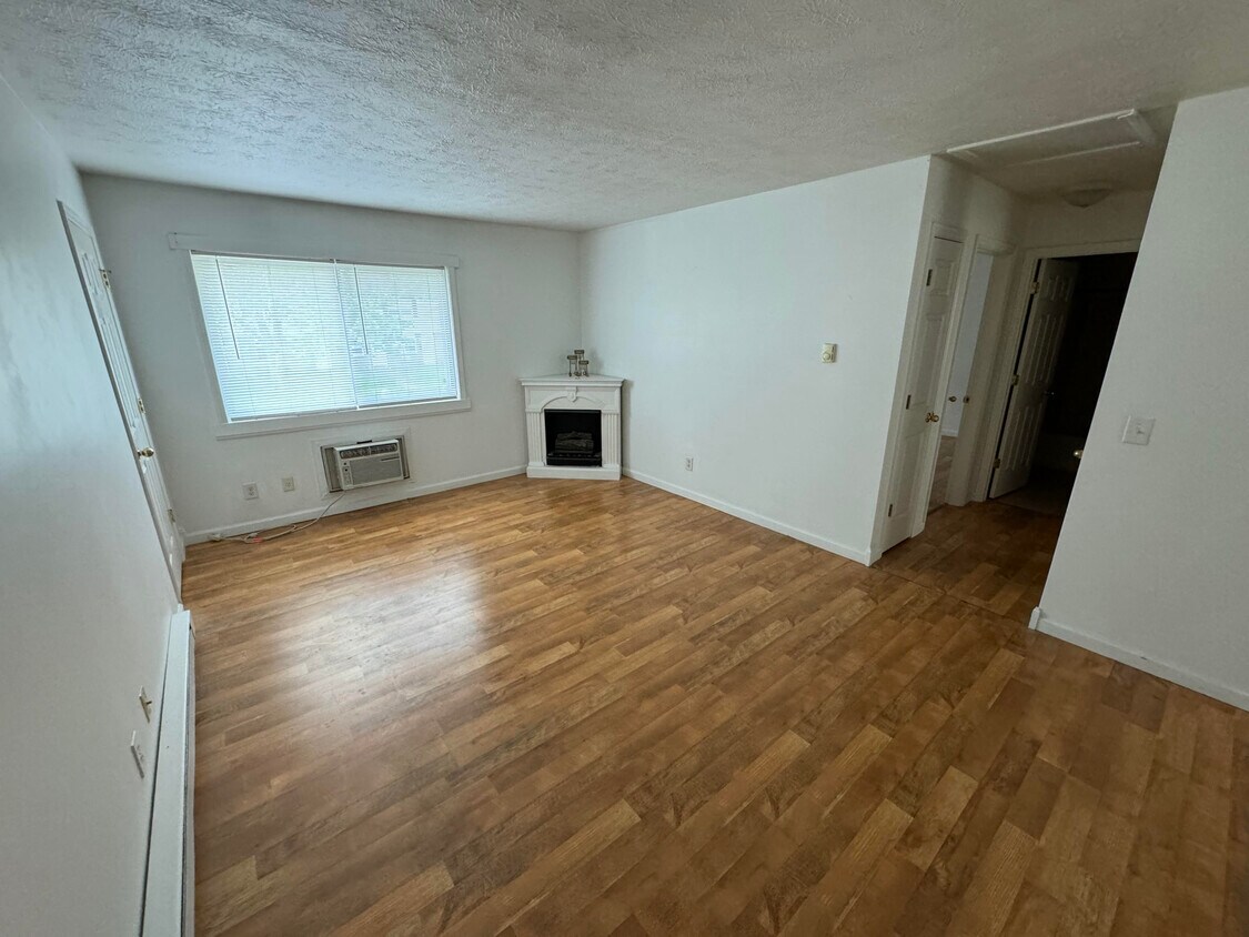 1240 Hilltop Cir Unit 3, Troy, OH 45373 Apartments in Troy, OH