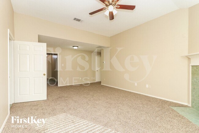 Building Photo - 8716 Lake Meadows Ln