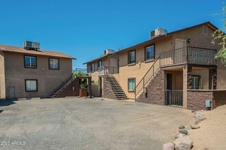 Building Photo - 1551 E Christy Dr