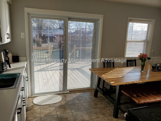 Building Photo - Bright and Renovated Near Downtown Royal Oak