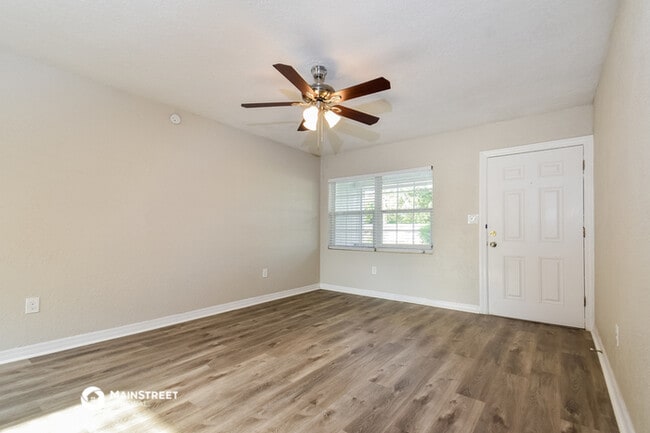 Building Photo - 1830 Diamond Dr