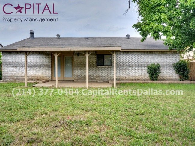 Building Photo - 7656 Parkwood Ln