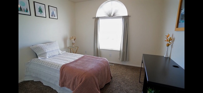 Building Photo - 5572 S 4075 W