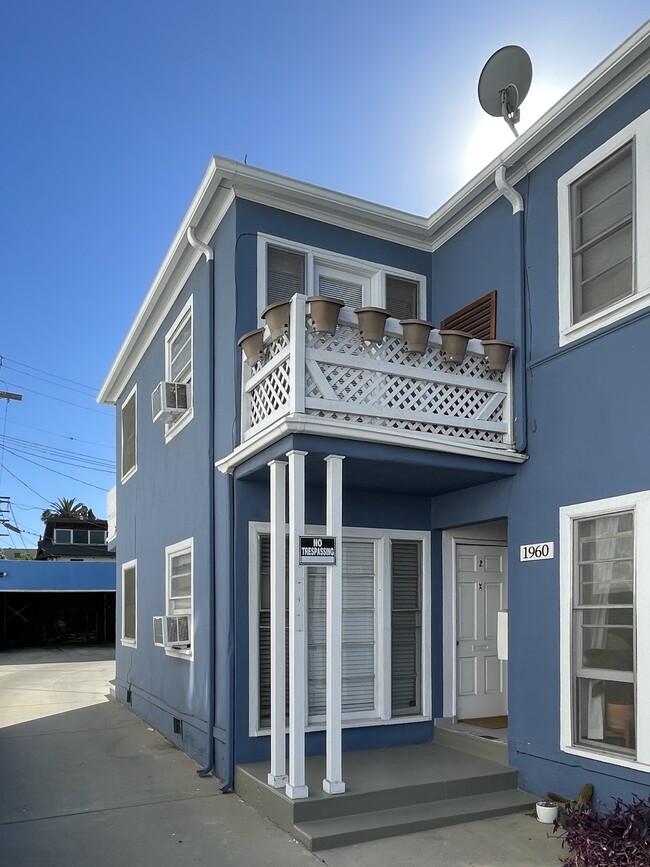 Building Photo - 1960 Vermont N Ave