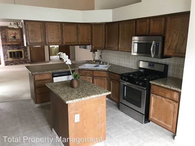 Foto del edificio - 1041 N Oakwood Ct