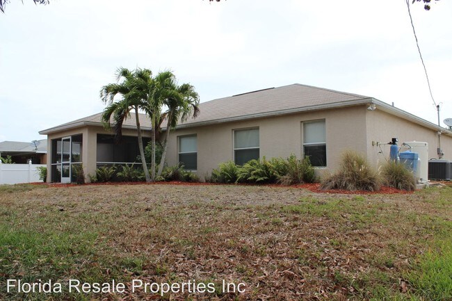 Building Photo - 802 SW 9th Ct
