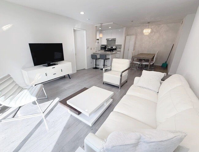 Building Photo - 222 S Central Ave