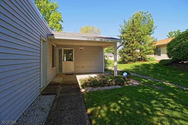 Building Photo - 137 Cistus Plaza
