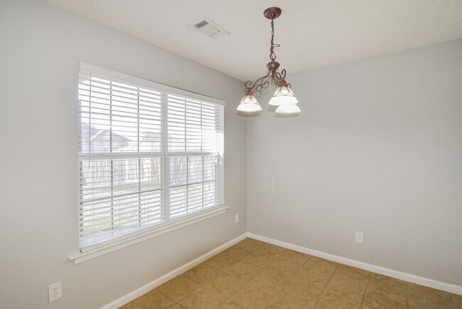 Foto del edificio - 305 Cotton Lakes Blvd