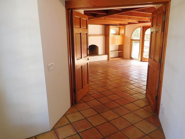Foto del edificio - SPACIOUS, 3BD/3BA HOME WEST of 101: STEPS ...
