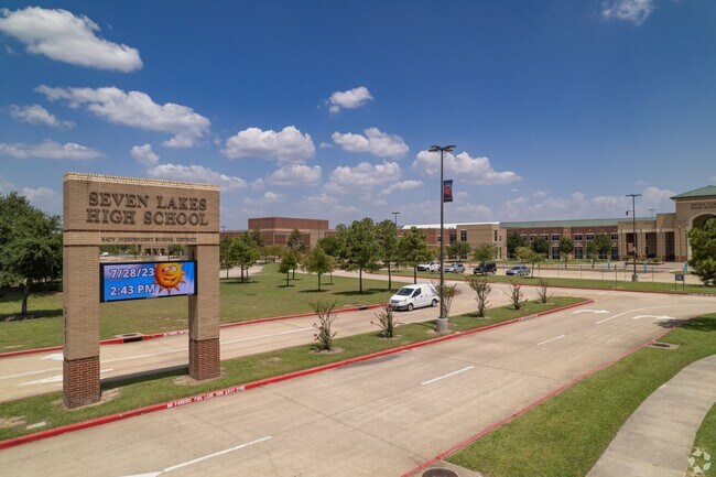 Building Photo - 24822 Diamond Run Ct