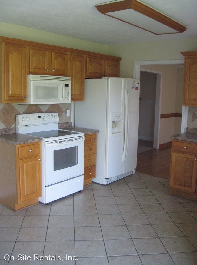 Building Photo - 4 br, 2.5 bath House - 75 Dover Court East