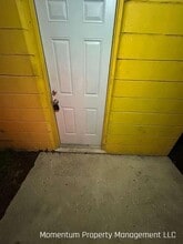 Building Photo - 1120 Austin St