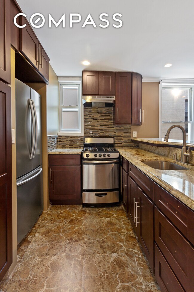 1115 30th Dr Unit 2R, NewYorkCity, NY 11102 Room for Rent in