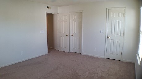 Building Photo - 433 Rivertree Ln