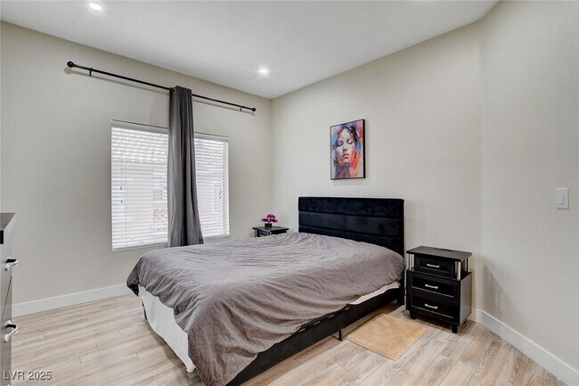 Foto del edificio - 251 S Green Valley Pkwy