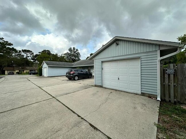 Foto del edificio - 1159 E Rohe St