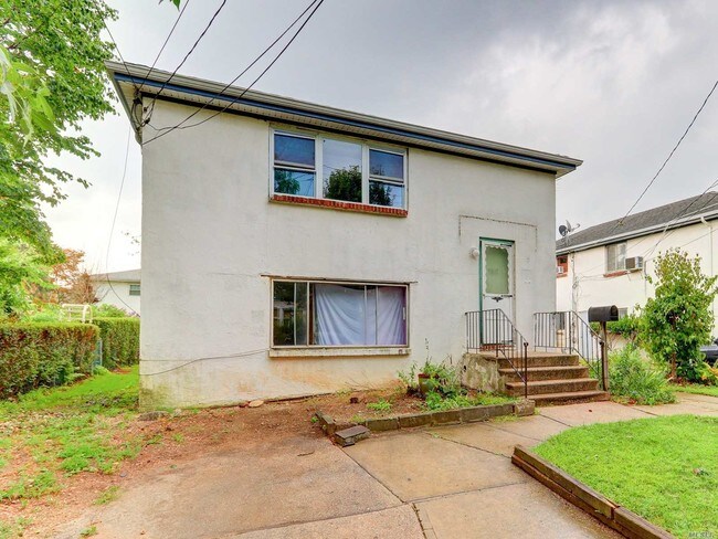 Building Photo - 346 Sherman St