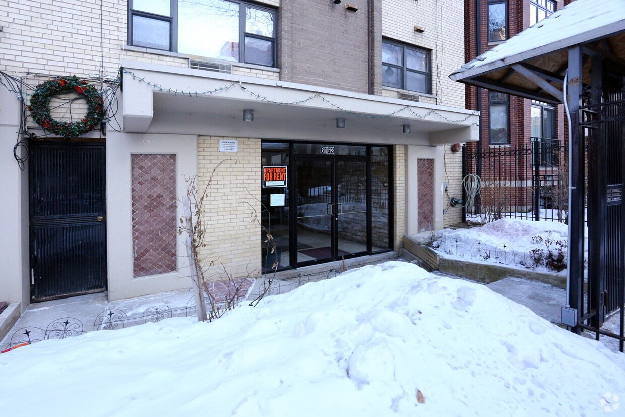 Building Photo - 6163 N Kenmore Ave