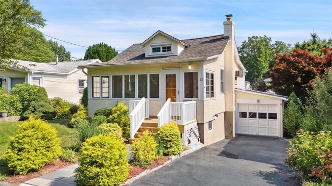 Building Photo - 12 Ridgeland Manor