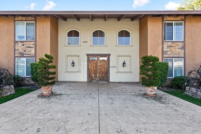 Foto del edificio - 2580 Homestead Rd