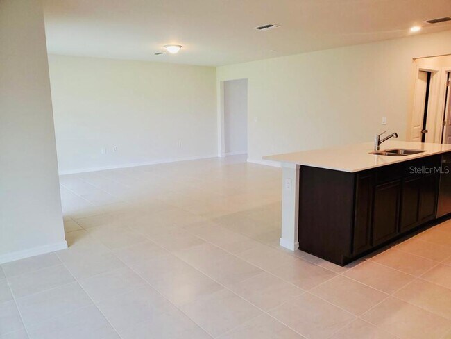 Foto del edificio - 30579 Gilbern Rd