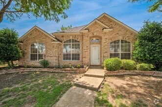 Building Photo - 1700 Bur Oak Dr