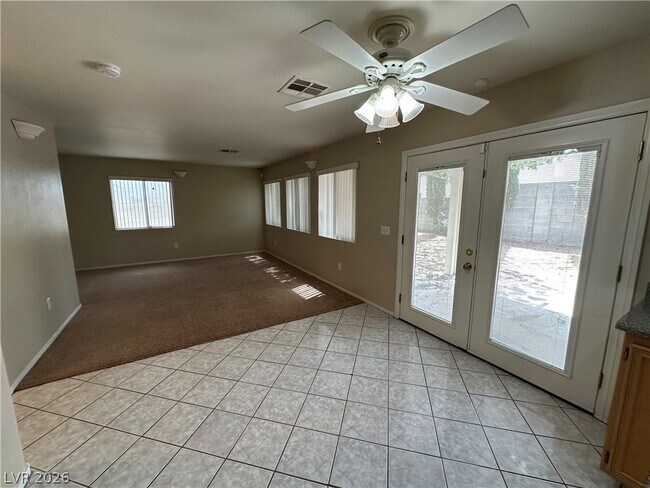 Foto del edificio - 9925 Ranch Hand Ave
