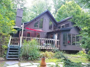 Building Photo - 1785 Shorewood Dr
