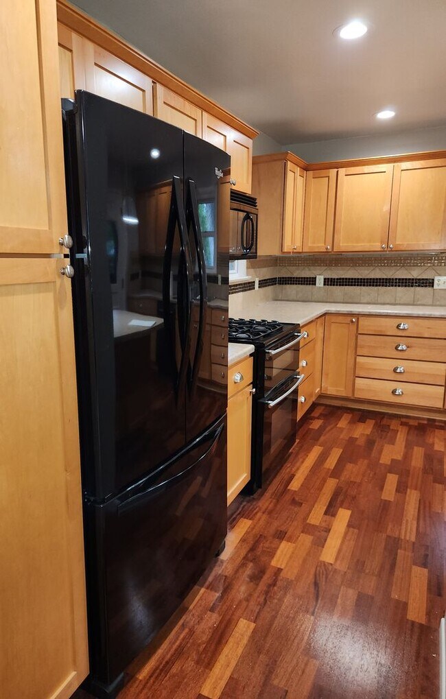 Foto del edificio - Beautiful Englewood Ranch Style home!