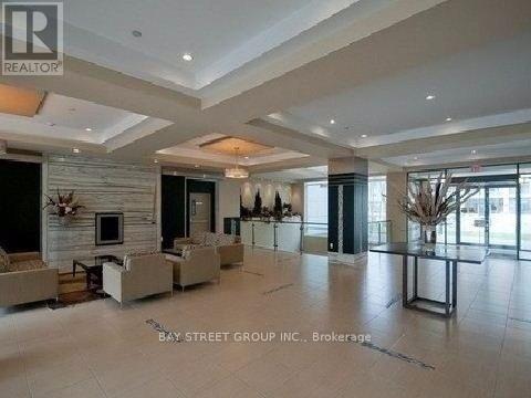 Photo du bâtiment - 75-1275 S Town Centre Blvd