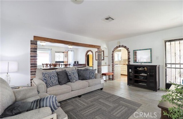 Foto del edificio - 15726 Cameo Ave