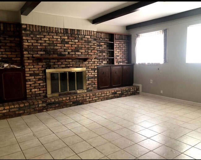 Building Photo - 790 Kimberlin Dr N