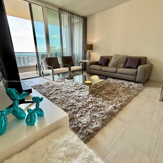 Building Photo - 1000 Brickell Plz
