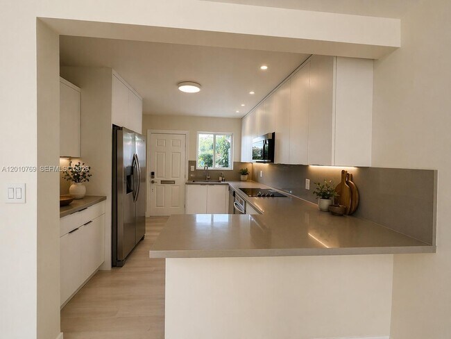 Foto del edificio - 834 Raymond St