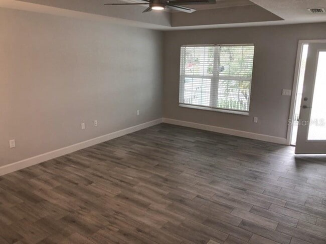 Foto del edificio - 399 Carmalita St